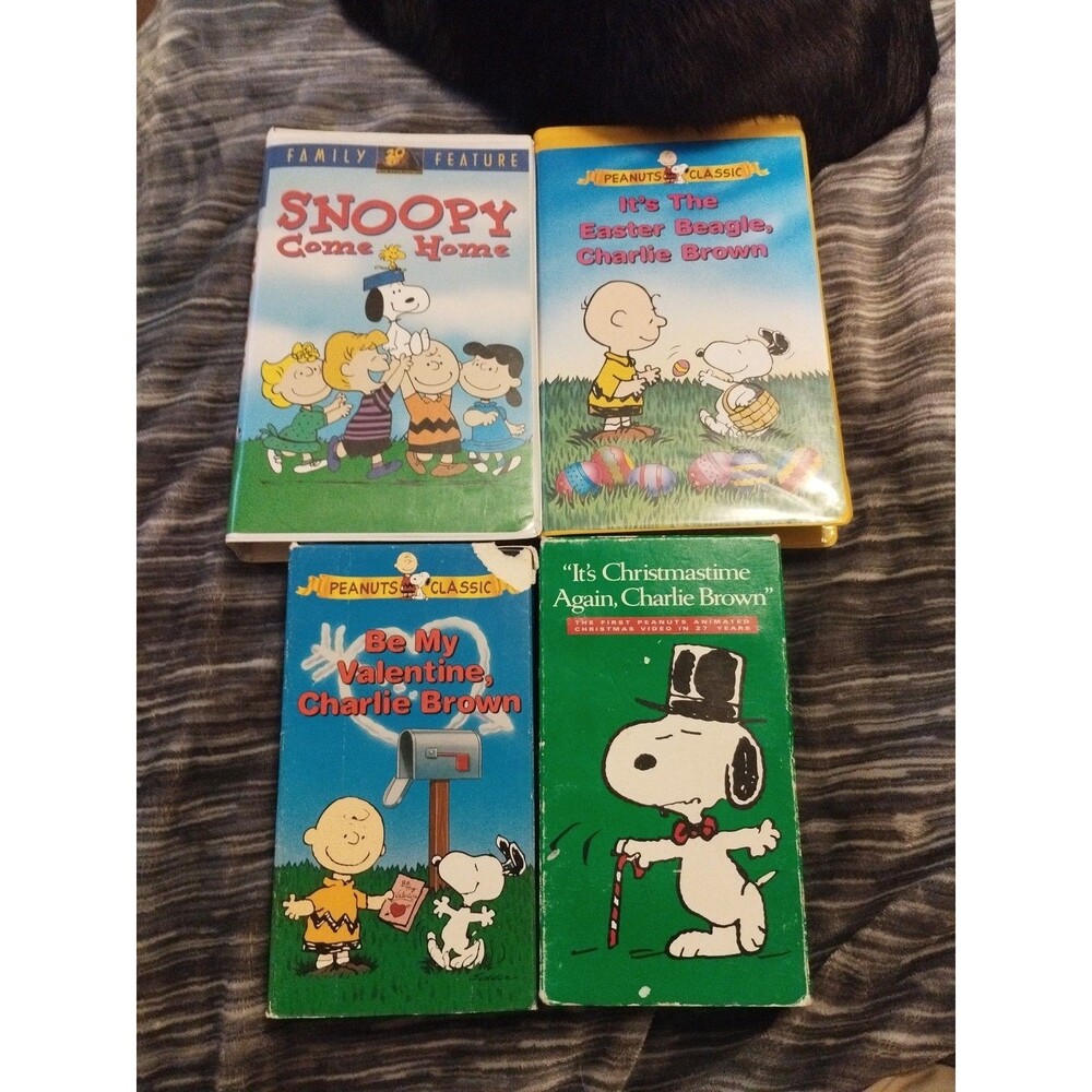 Peanuts VHS Lot of 4 - Snoopy, Charlie Brown